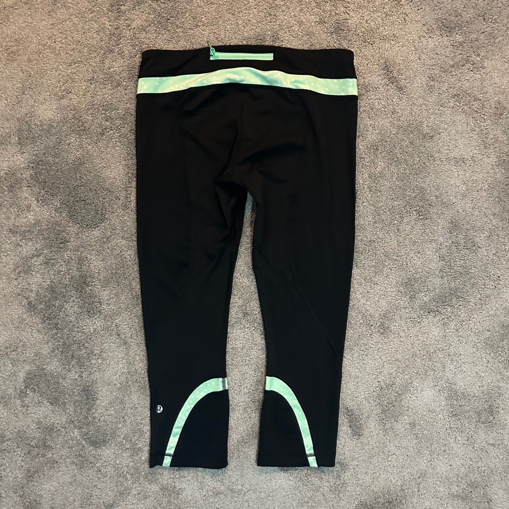 Lululemon Run Inspire Crop II Women 8 Black Mint Green Polka Dot Leggings